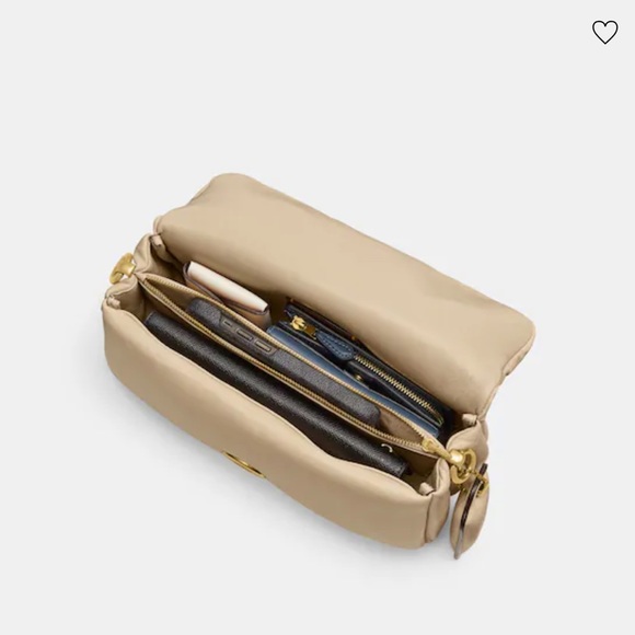 Coach Pillow Tabby Bag 26 - Picture 4 of 11